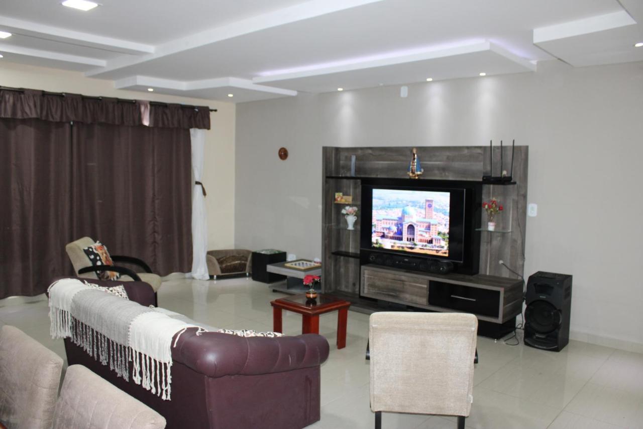 Casa Rainha Da Paz Villa อาปาเรซีดา ภายนอก รูปภาพ