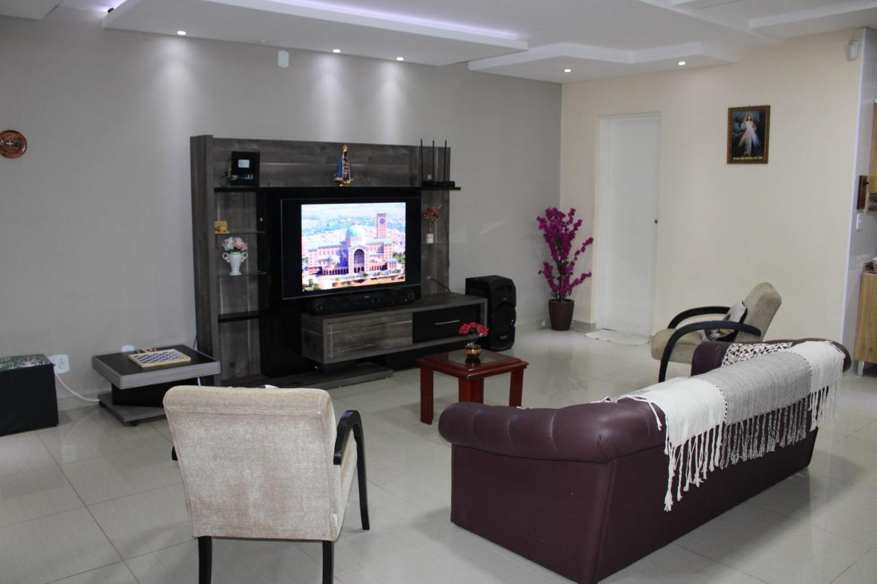 Casa Rainha Da Paz Villa อาปาเรซีดา ภายนอก รูปภาพ