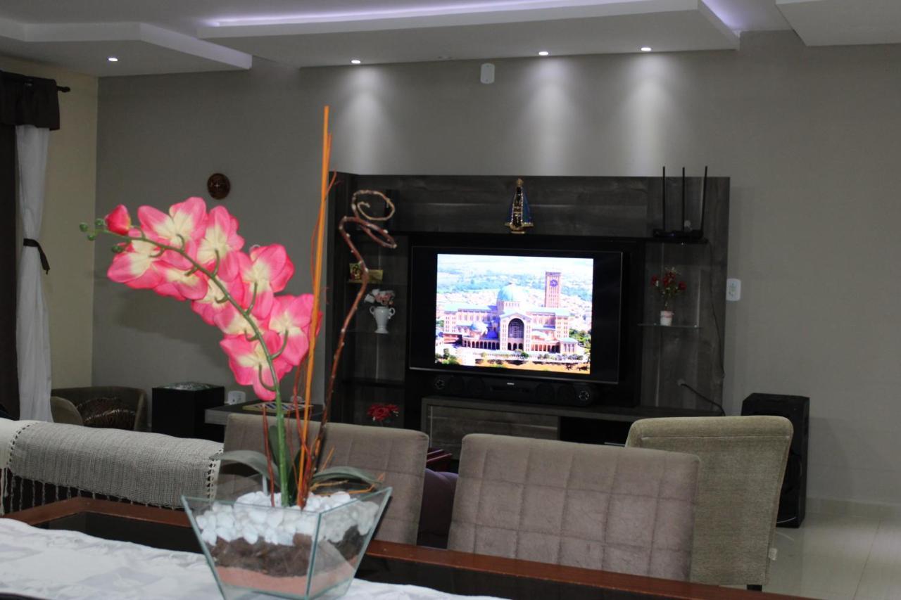 Casa Rainha Da Paz Villa อาปาเรซีดา ภายนอก รูปภาพ