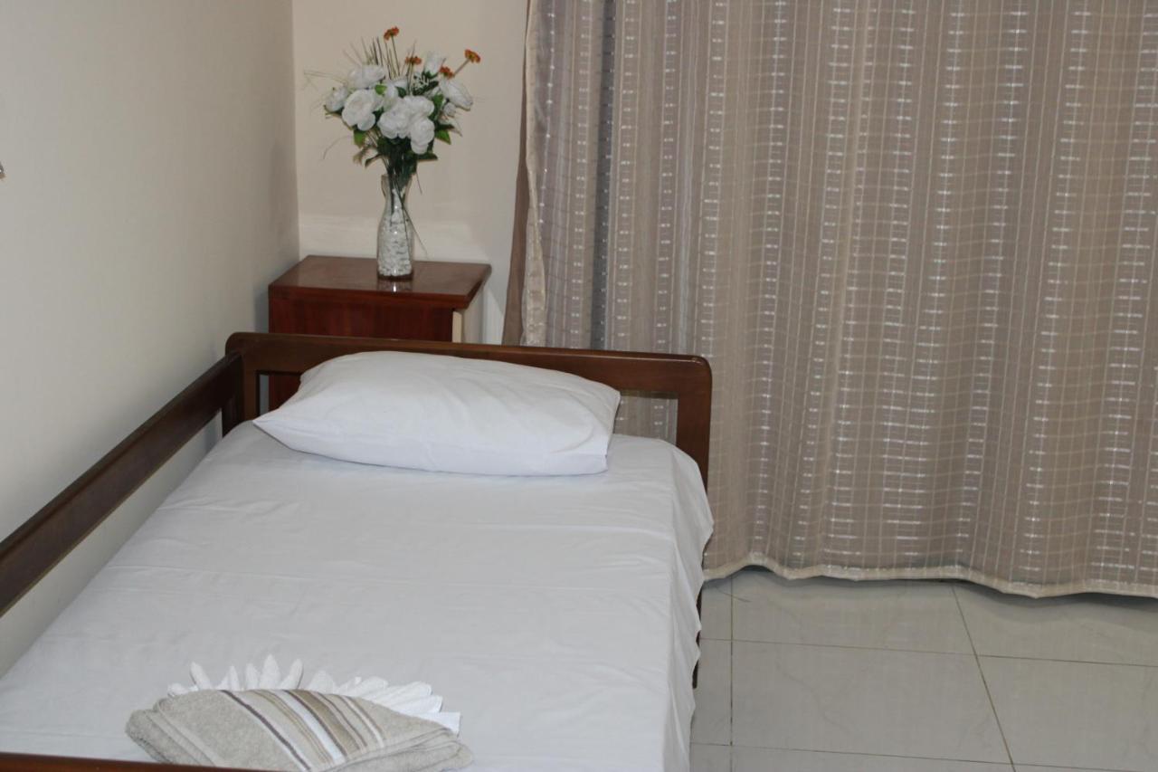 Casa Rainha Da Paz Villa อาปาเรซีดา ภายนอก รูปภาพ